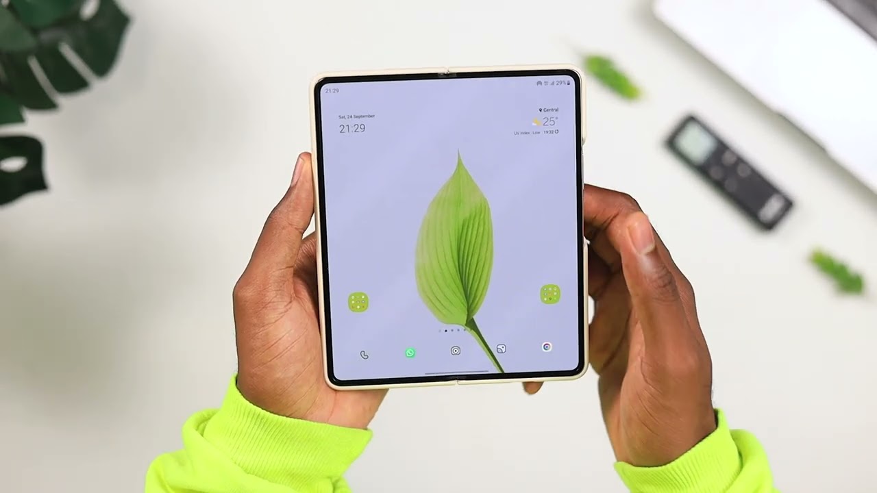 What's On My Samsung Galaxy Z Fold 4 // my Perfect Homescreen setup REVIEW