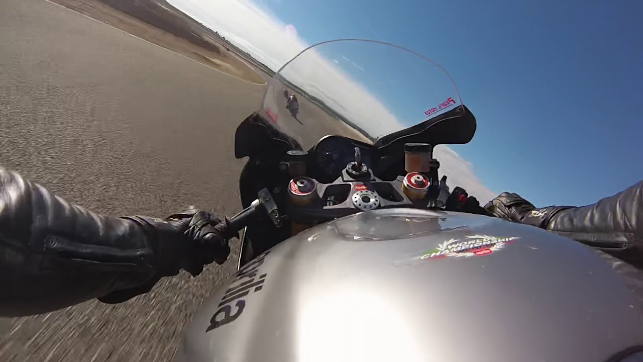 Aprilia Rsv 1000 sur piste __ 🔥🔥