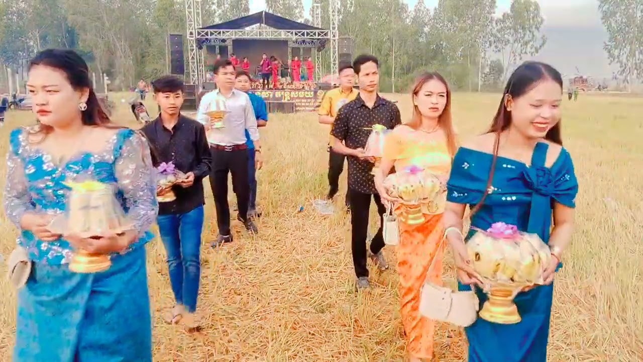 ចៅព្រាហ្ម / ពីធីហែរជំនួនពេលព្រឹកនៅបន្ទាយចក្រី