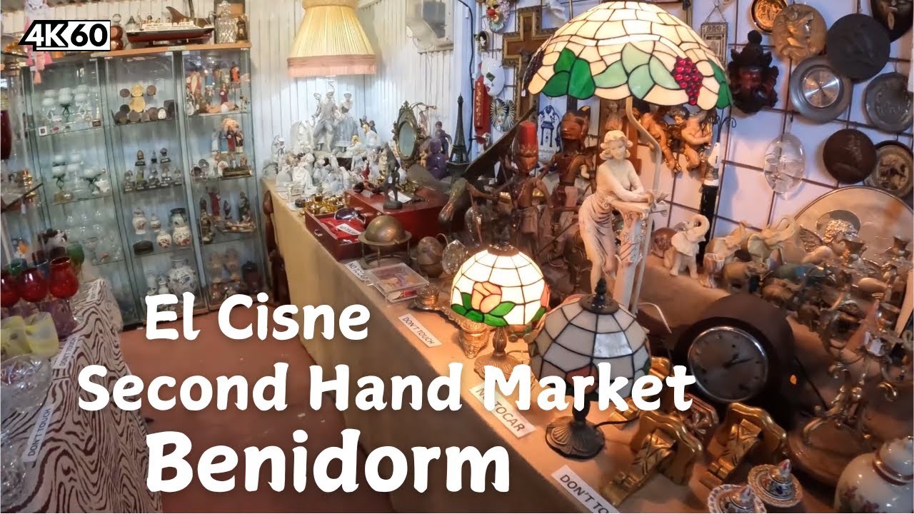 Driving to, and visiting El Cisne antique market in Benidorm