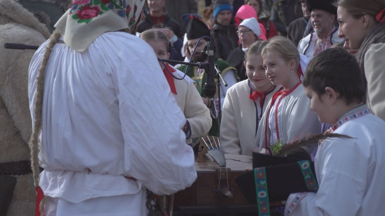 Fašiangy sa končili symbolickým pochovávaním basy