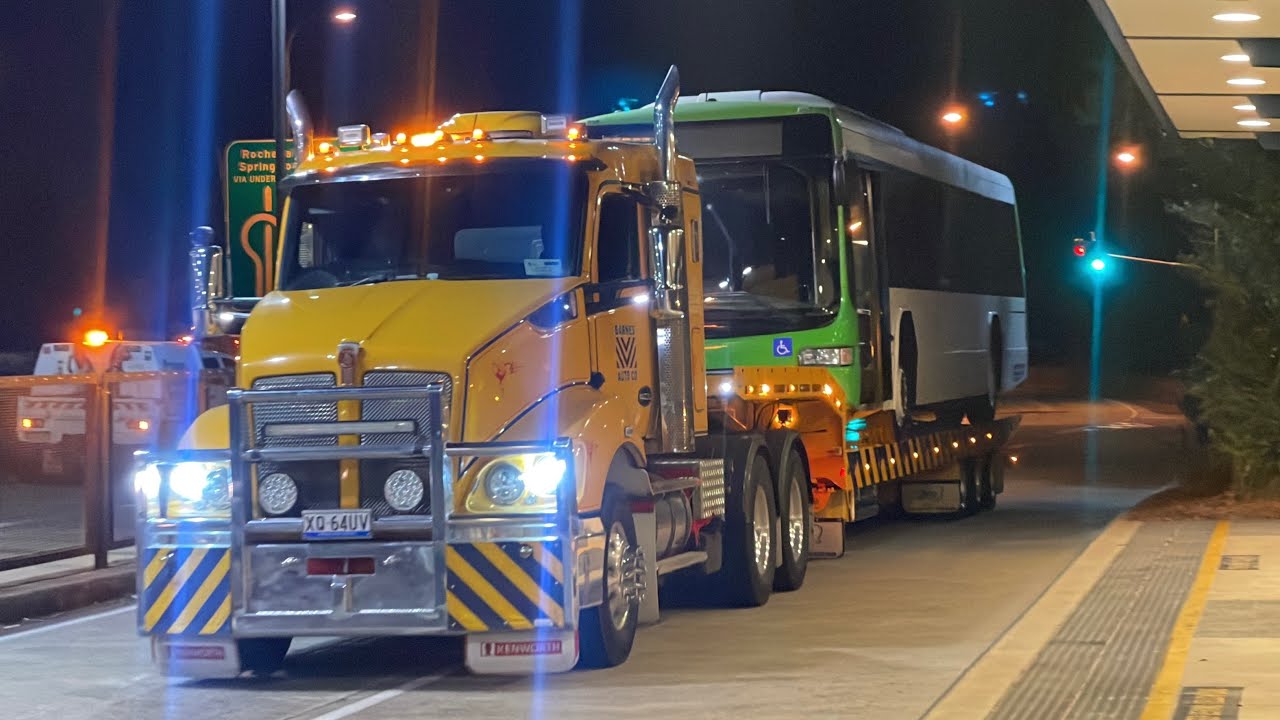 Bus breakdown, 8 Mile Plains. Brisbane/Gold Coast track closure 