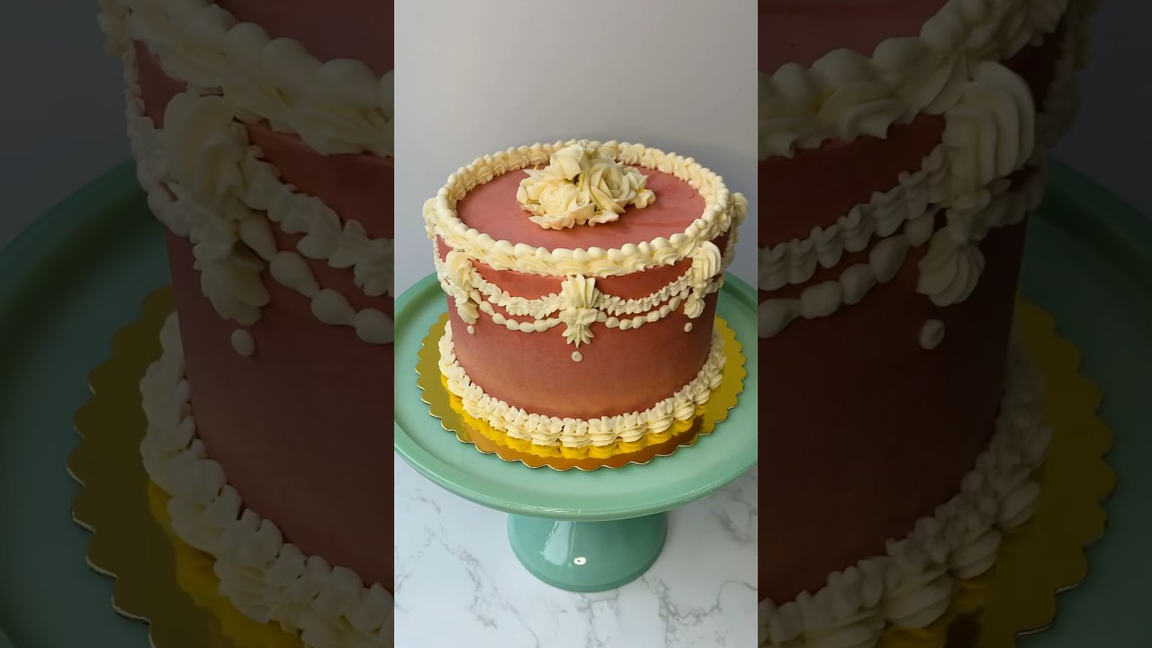 Cake in a vintage style #cake #cakeart #cakedecorating #traditionalstyle  #buttercreamcakes