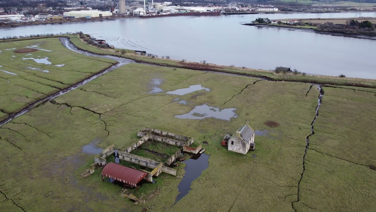 THE ABANDONED 1982 INCH FARM HOUSE, RIVER FORTH, ALLOA