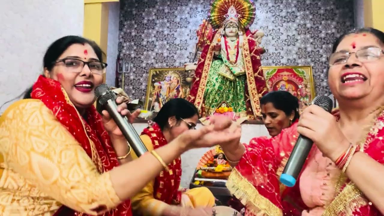 #होली स्पेशल #आँटी ने और दीदी ने होली का क्या कमाल का भजन सुनाया 🌈#होली खेल रहे नंदलाल वृंदावन कुंज 