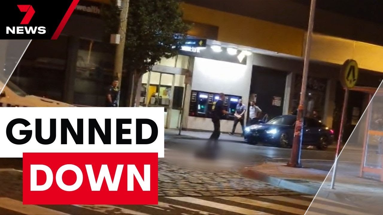 Diners watch in horror as police gun down an armed man in Footscray | 7NEWS