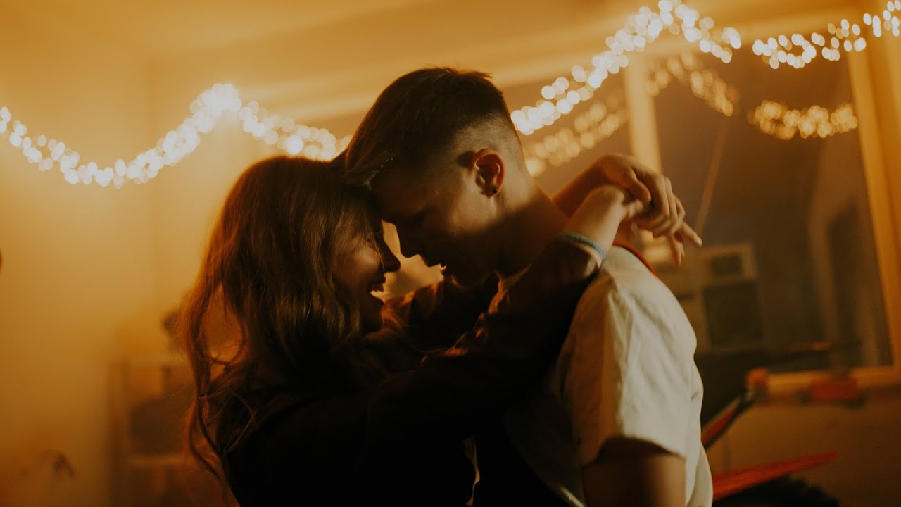 DreamFlow - Semmi komoly (Hivatalos vide&oacute;klip)
