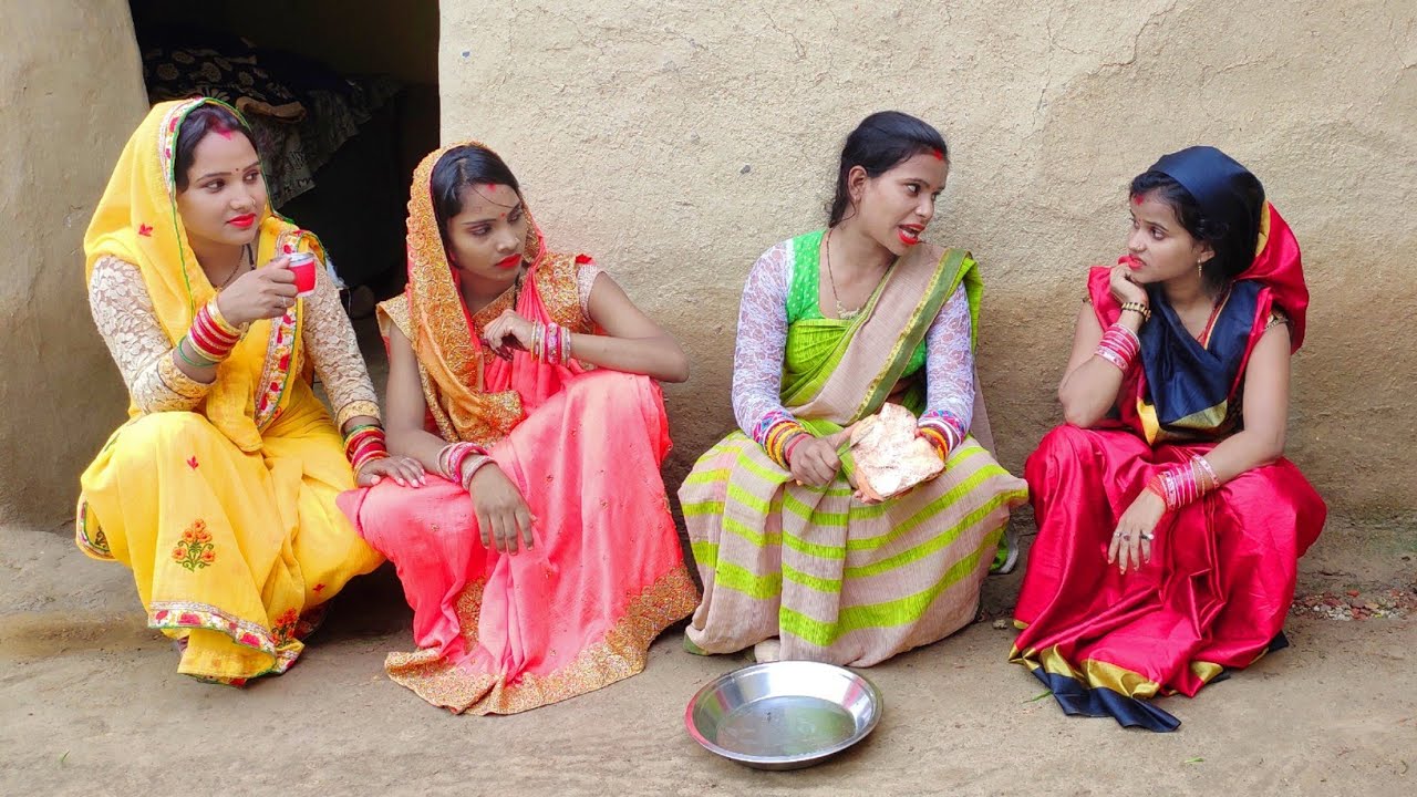 देखिये दहेज लेकर आई गोतिनि बैठ कर पलँग तोड़ रही है और जेठानी पूरा काम कर रही है। |KR9 COMEDY