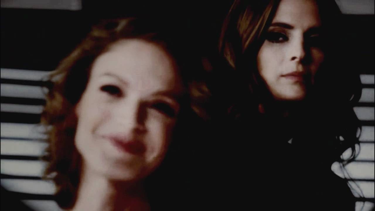 she's armed, he's dangerous. (castle/beckett)