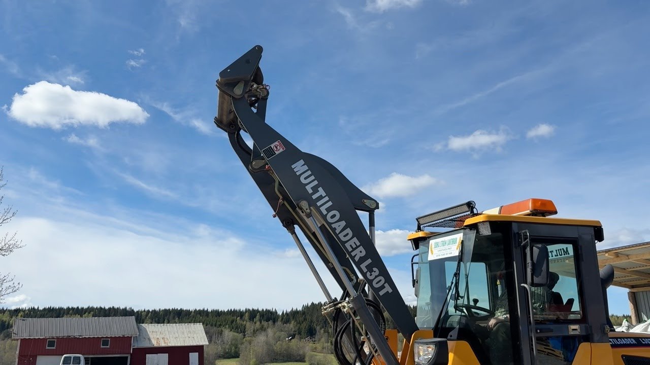 K&ouml;p Hjullastare Multiloader L30T p&aring; Klaravik