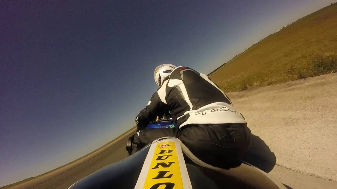 Circuit fontenay le comte - session débutant 17 juillet 2016 - zx6r