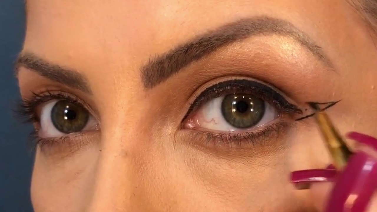 O delineado perfeito: Delineador em Gel Prettum