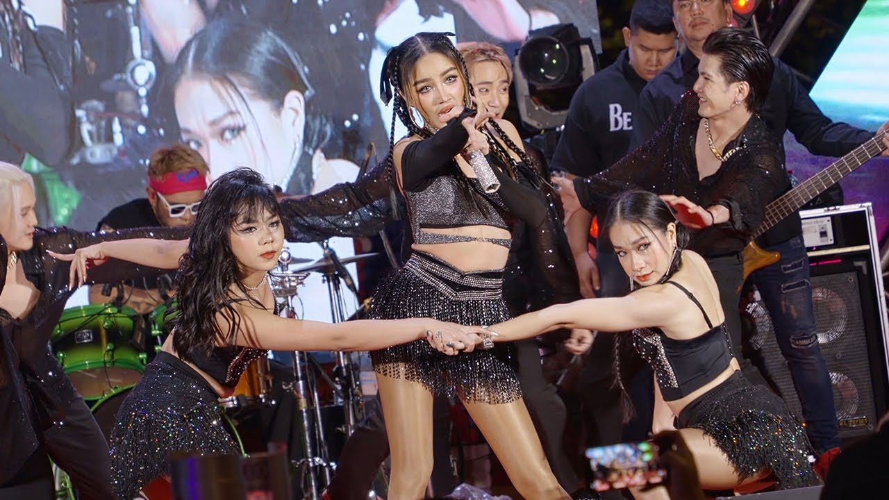 เมรี - กระแต อาร์สยาม @ THE MALL KORAT COUNTDOWN TO 2023 [31122022]