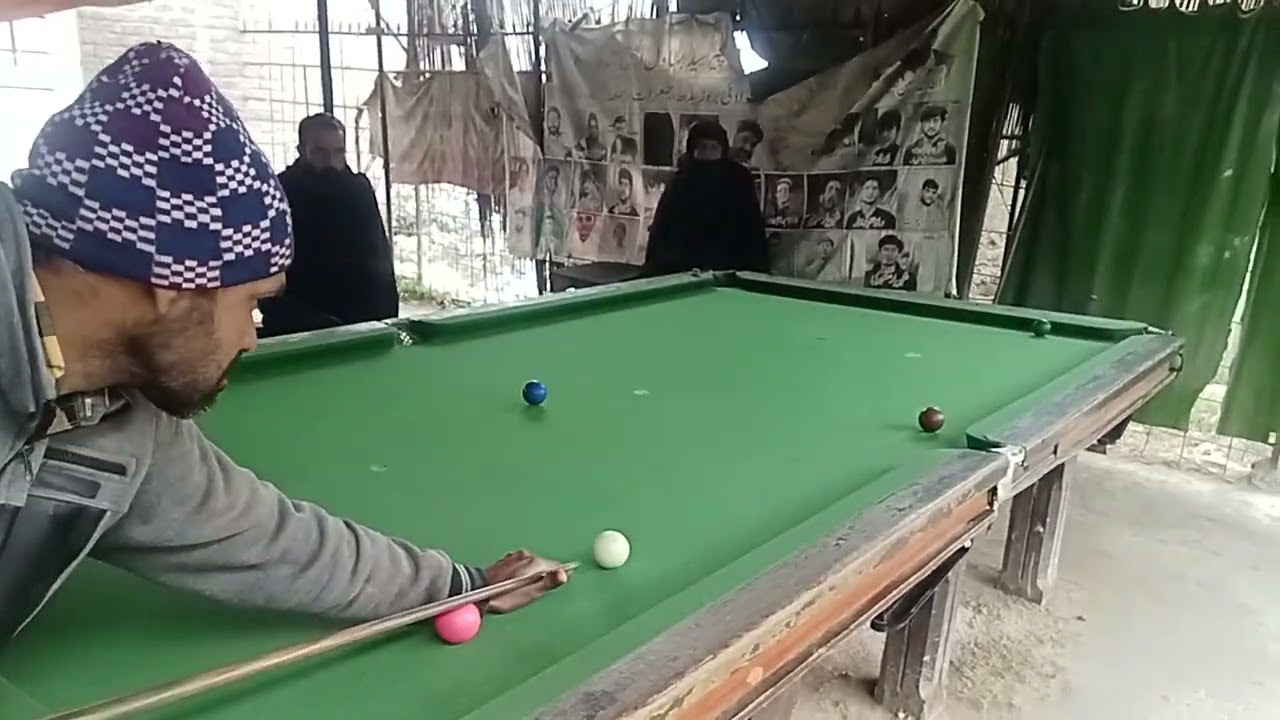 پنڈ دی رونق ماشااللہ عمران سنوکر 😅🤣