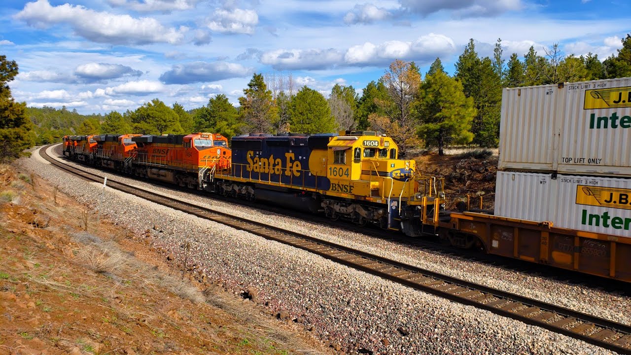 BNSF 1604 East Through Parks, AZ