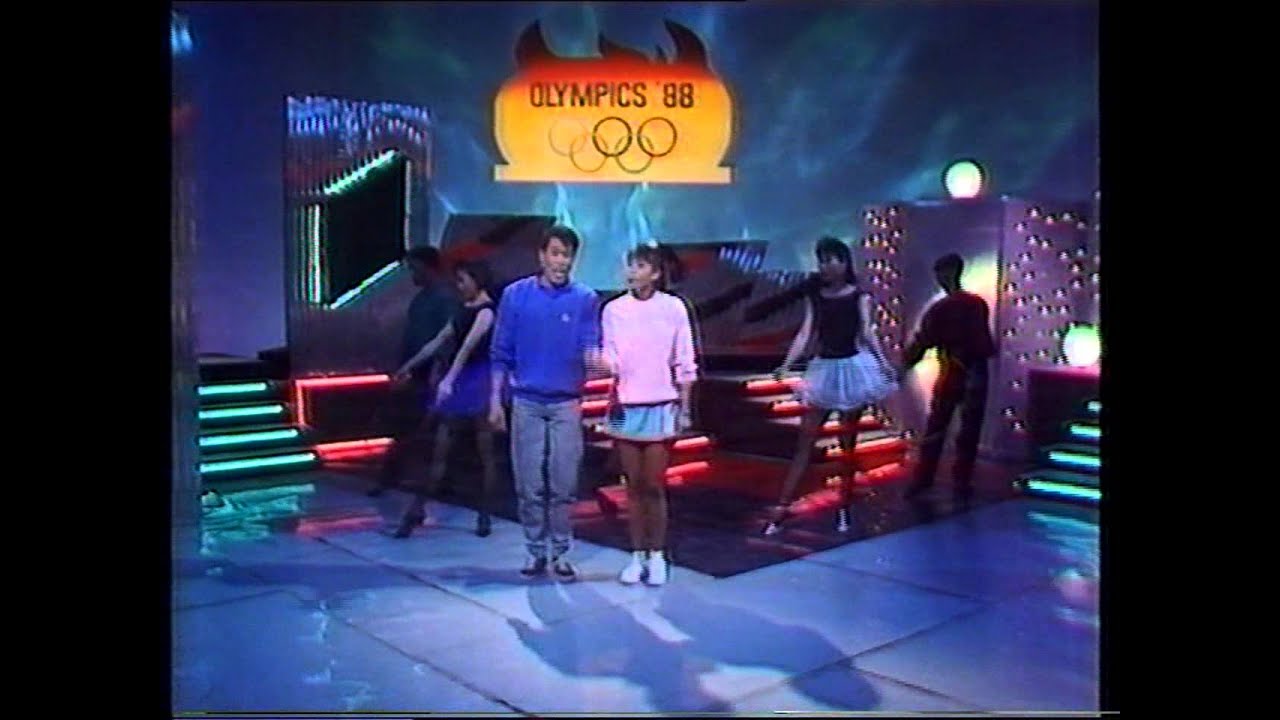 姜鄠、行云 合唱［心手相连］1988年奥运会歌曲