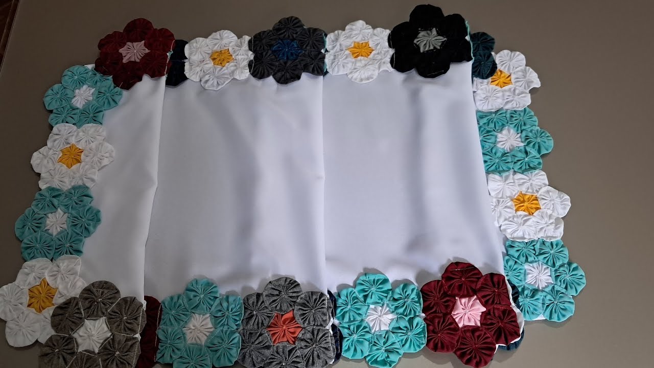 Mais um projeto passadeira pra mesa com fuxico😉