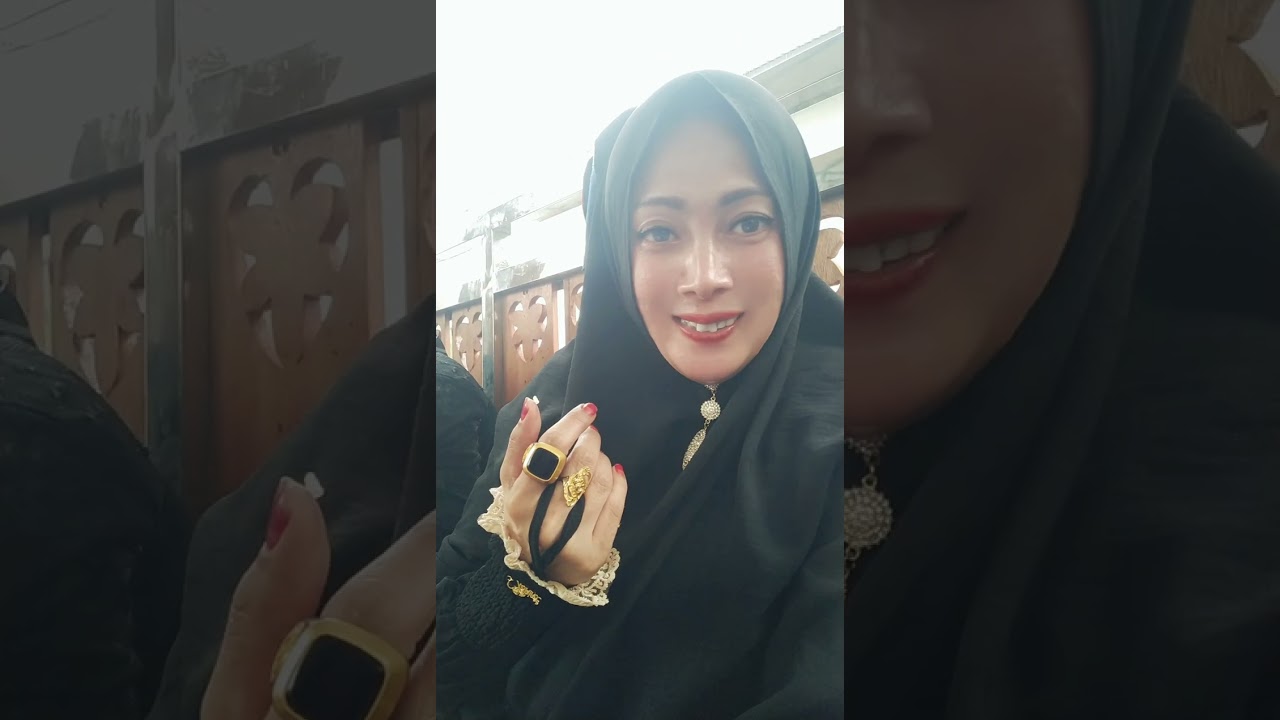 Setelah Ziarah makam tuan guru kita lanjut isi perut yg keroncongan, serunya bisa makan rame2..