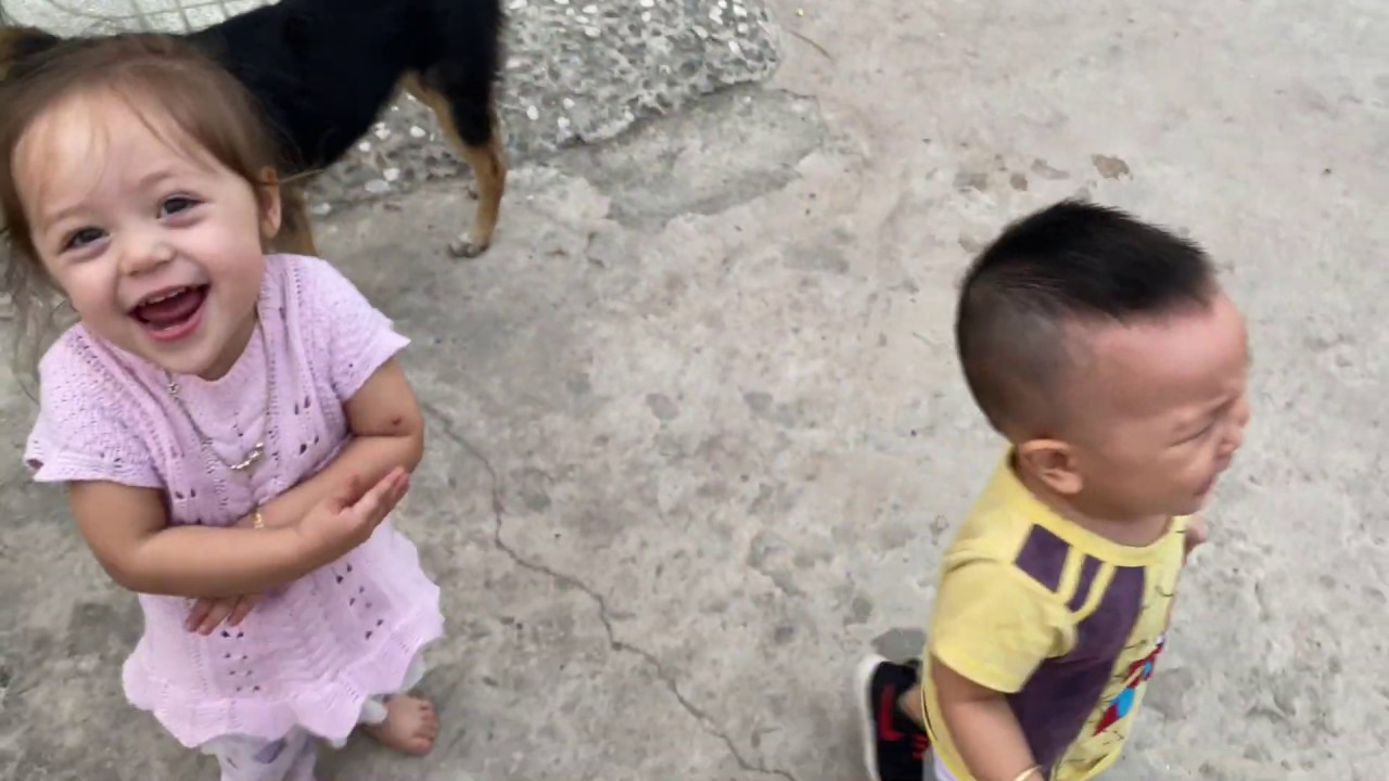 jade lăn lê bò lết ở Việt Nam cô chú ơi.. Sợ....