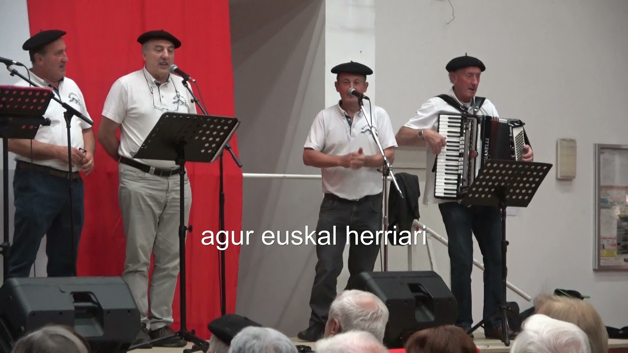 MENDITARRAK   lau   