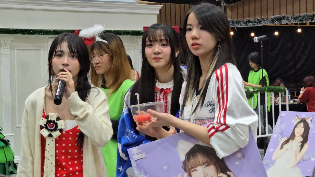 ประมูลแคนวาสเดือดๆ Yughurtbnk48 รุ่นที่3 งาน BNK48CGM48KangarooVillage จบที่ 3,333 Ticket