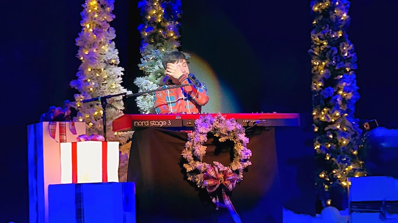 David Archuleta Tearfully Talks About Being Gay on Stage