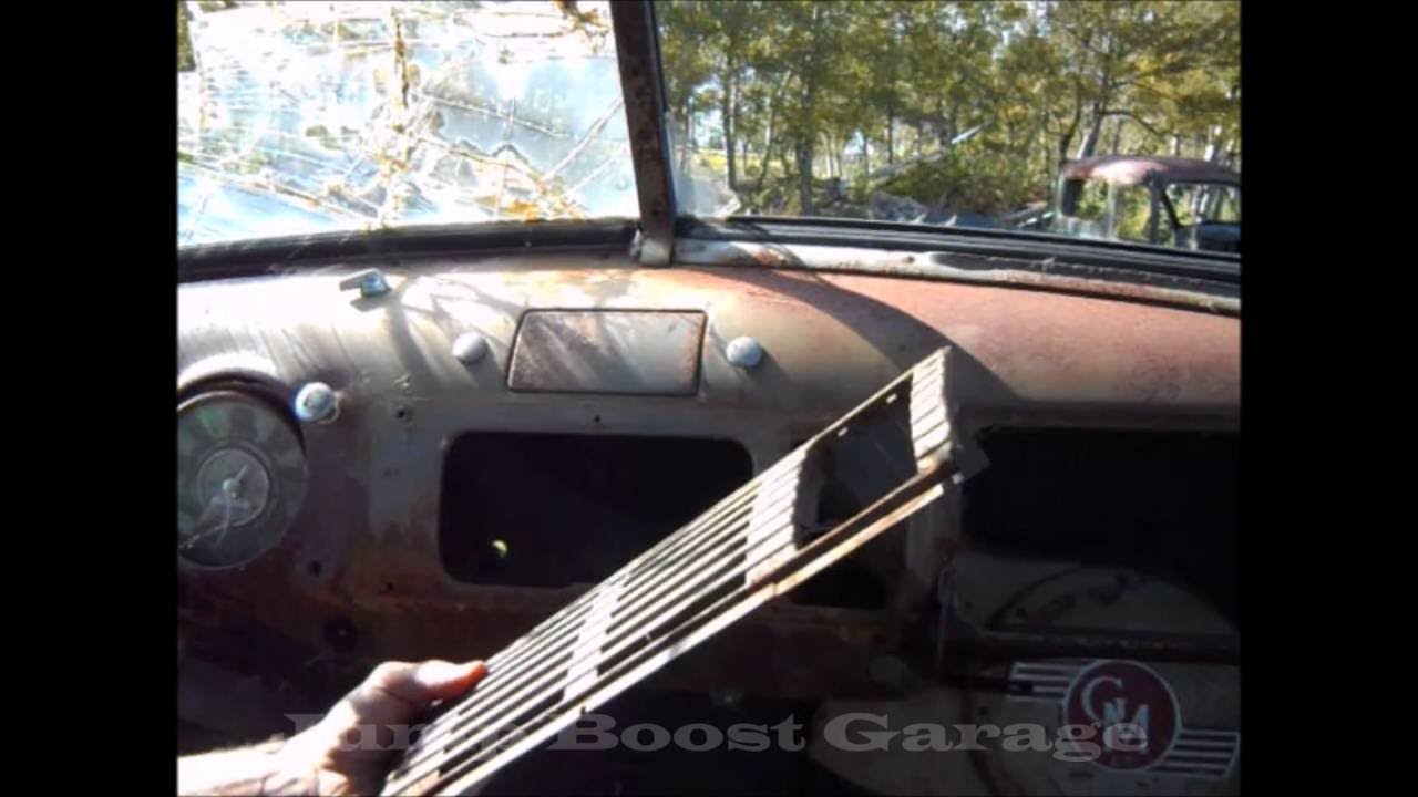 How To Remove The Dash Trim / Glove  Box In A 1947 - 1953 Chevy / GMC Truck