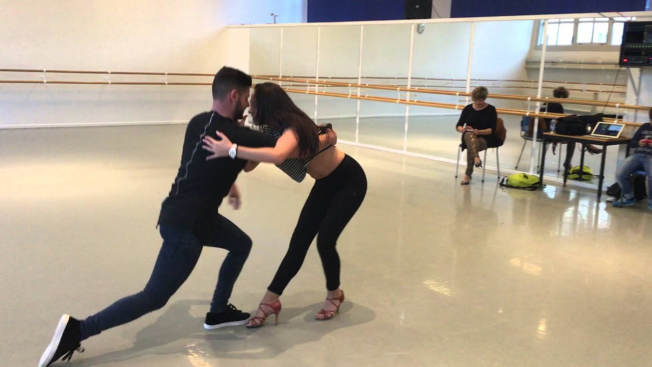 Luis and Andrea Bachata Sensual at Onda Latina Festival 2015 - 1