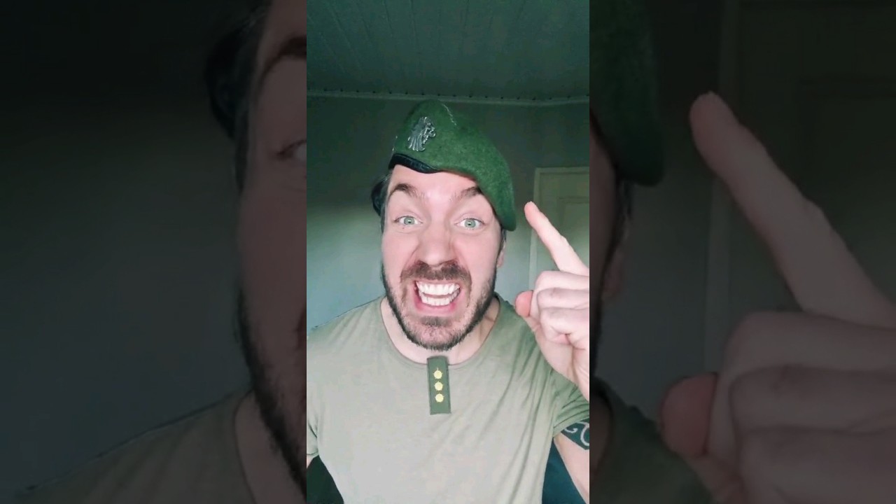 Kun sait intiss&auml; runtua p&auml;ivisty&auml;j&auml;n&auml;😃🪖