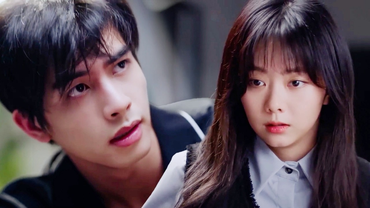 The brother holds his sister tight, losing control. Their relationship changes from that moment！