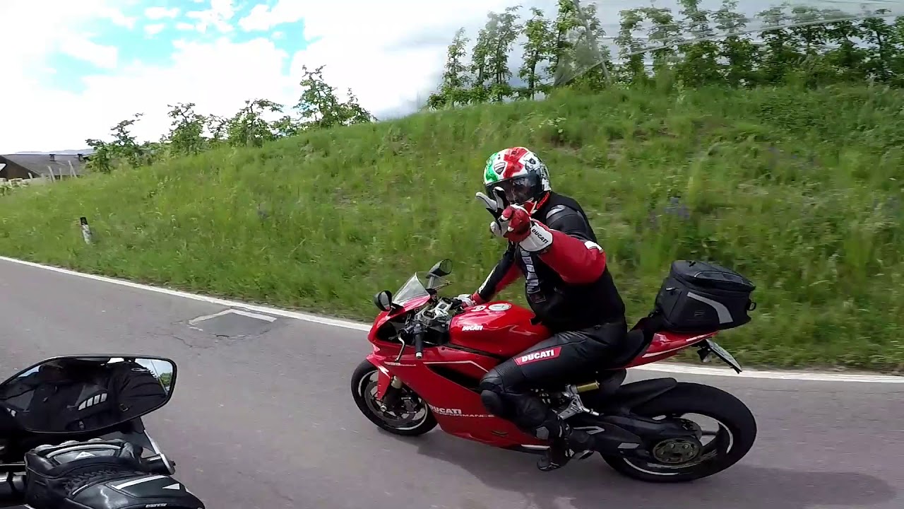 In moto tra Tonale, Palade, Mendola, Molveno, Tenno, Ledro, Idro e Maniva - Ducati Multistrada DVT
