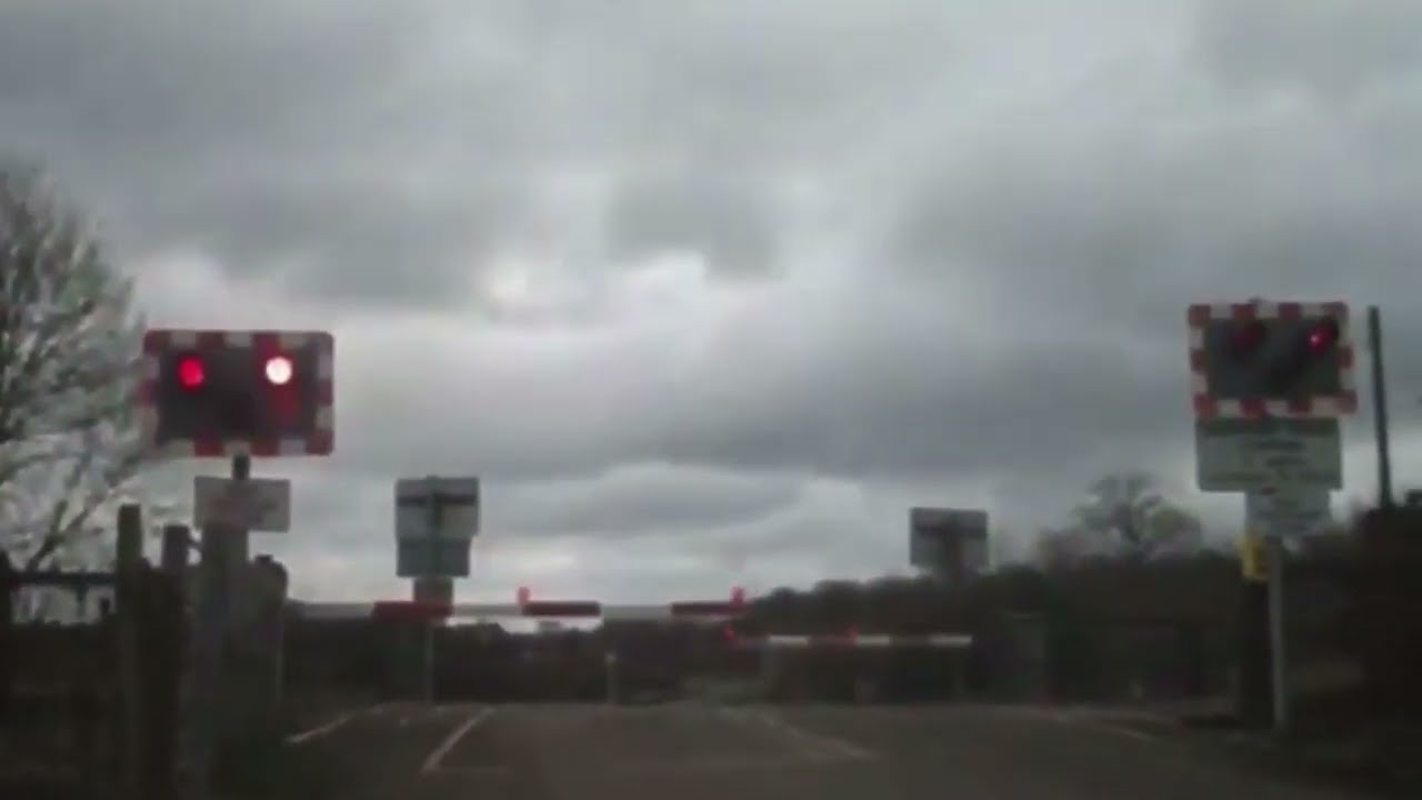 (Old Footage) Pirton Level Crossing (Worcestershire) XX/06/2010, XX/11/2010 and 05/02/2011