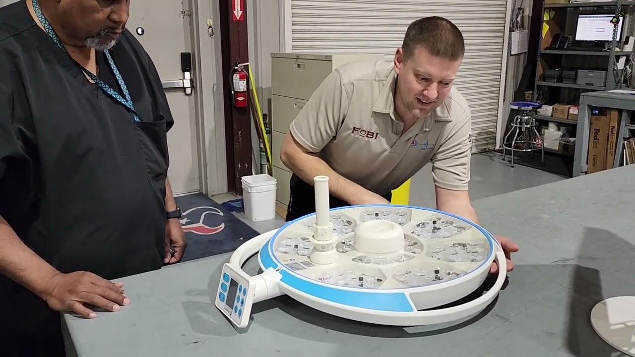 USA First Look: Dr Mach Surgical Lights