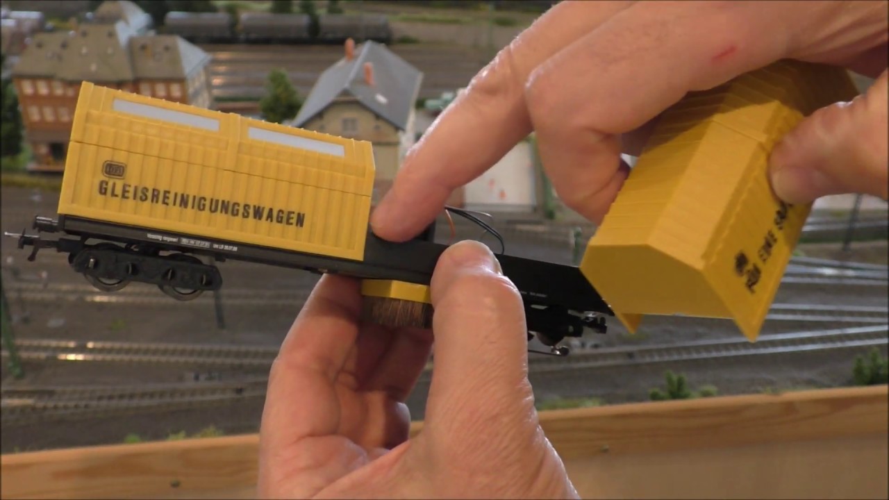 Modelleisenbahn Büren: Lux Gleisreinigungswagen und Gleisreinigung