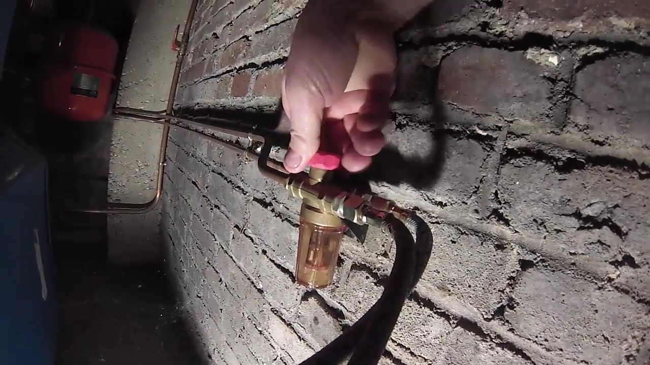Nettoyer le filtre de la chaudiere fioul BUDERUS How to Clean the filter of the oil boiler