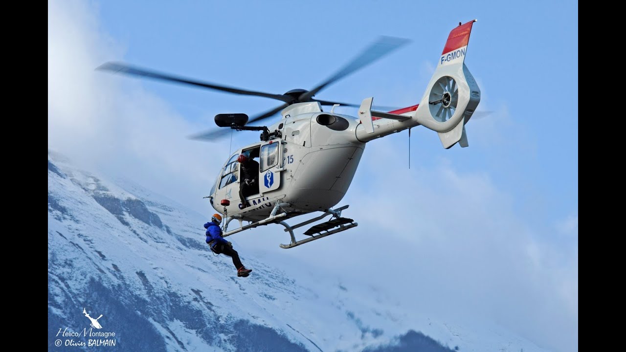 Exercice treuillage SAF Hélicoptères, avec secouristes CRS et SAMU 73. Mountain rescue exercise