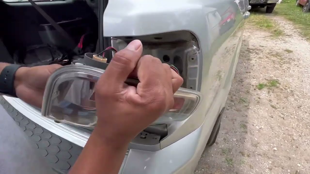Cómo cambiar la luz de freno a honda pilot 2008