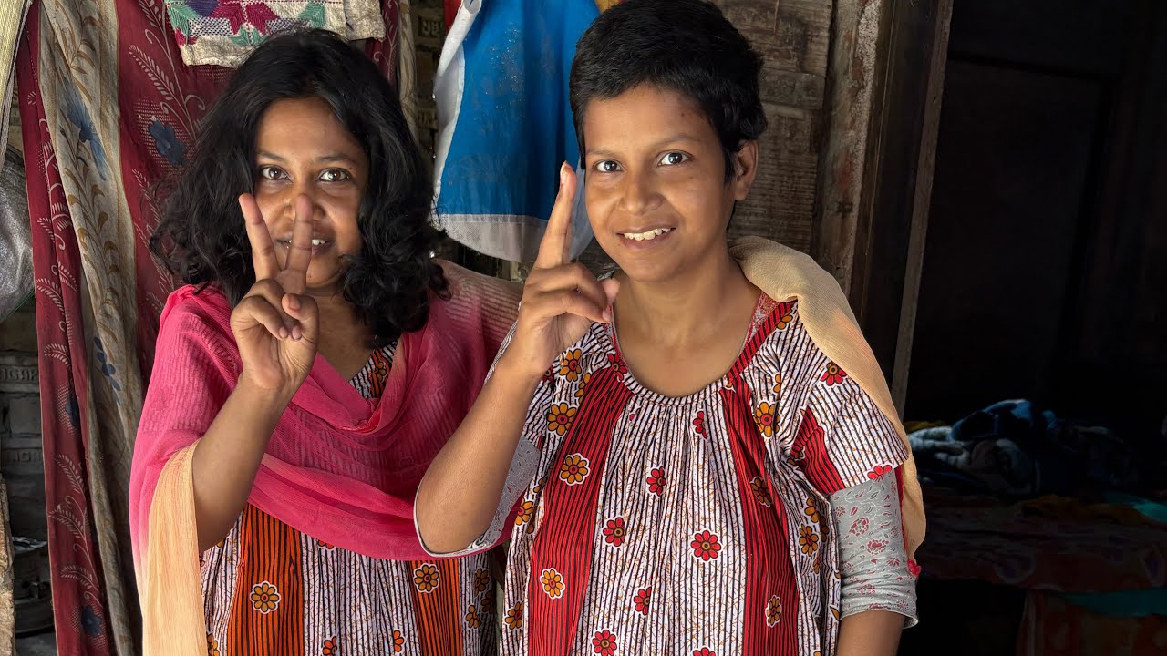 বাবা পুলিশ হলেও দুই মেধাবী বোন মানসিক ভারসাম্যহীন অবস্থায় দিন কাটাচ্ছে