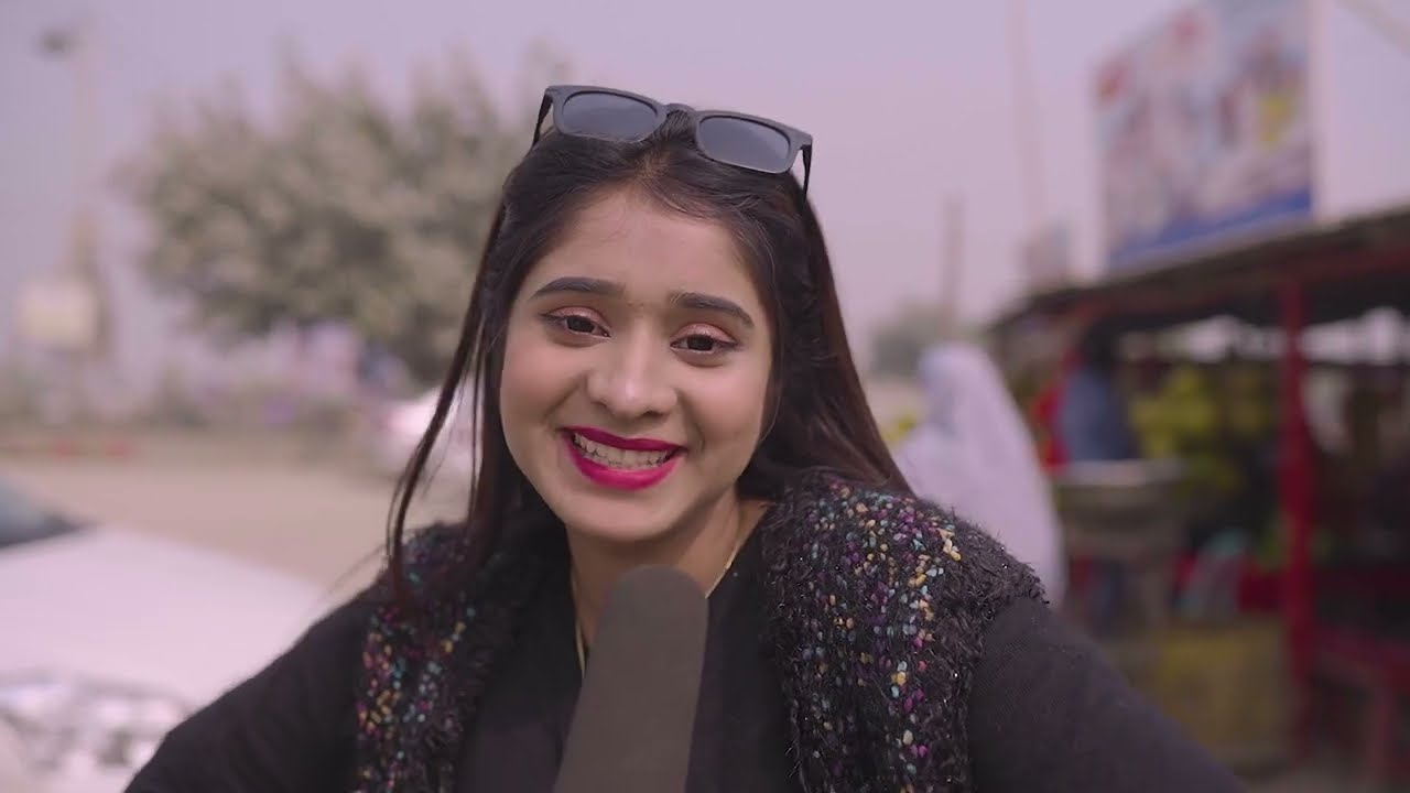 কোন জিনিস গরিবরা ফেলে দেয় ধনী রা তুলে পকেটে রাখে ??