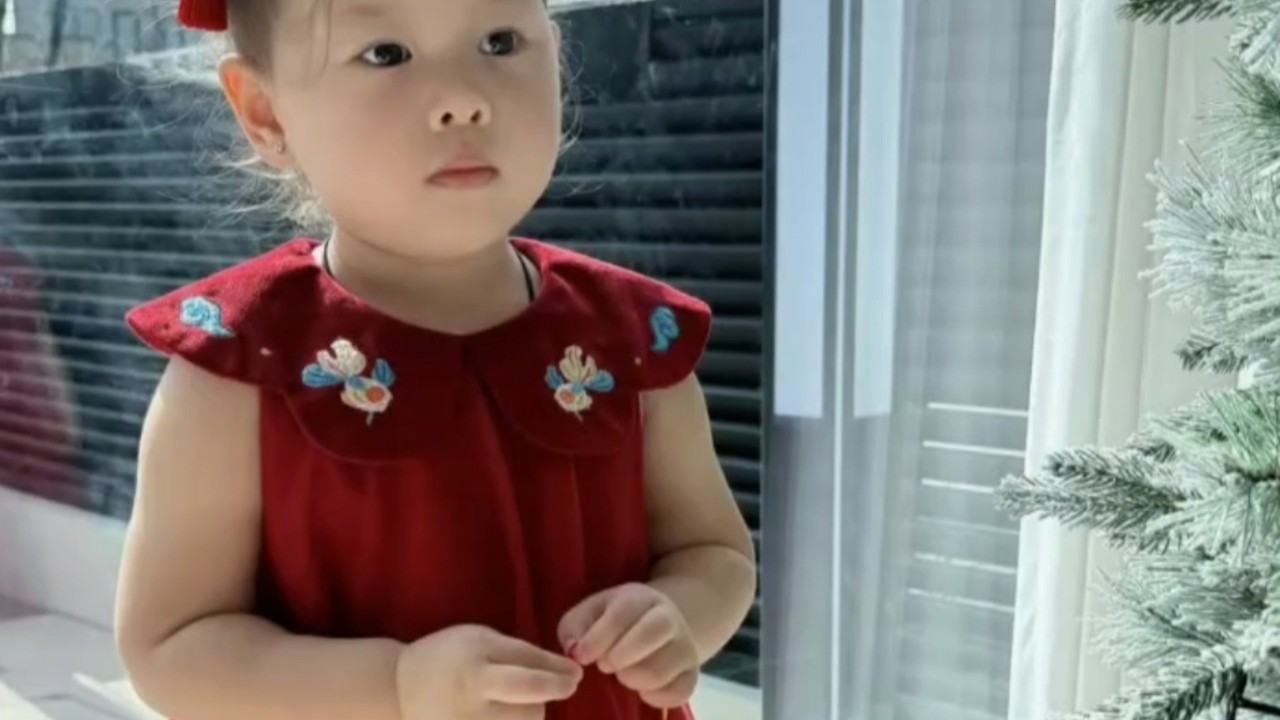 2月19日娜塔莎一家直播片段小艾米问大家好勤劳贤惠的娜塔莎