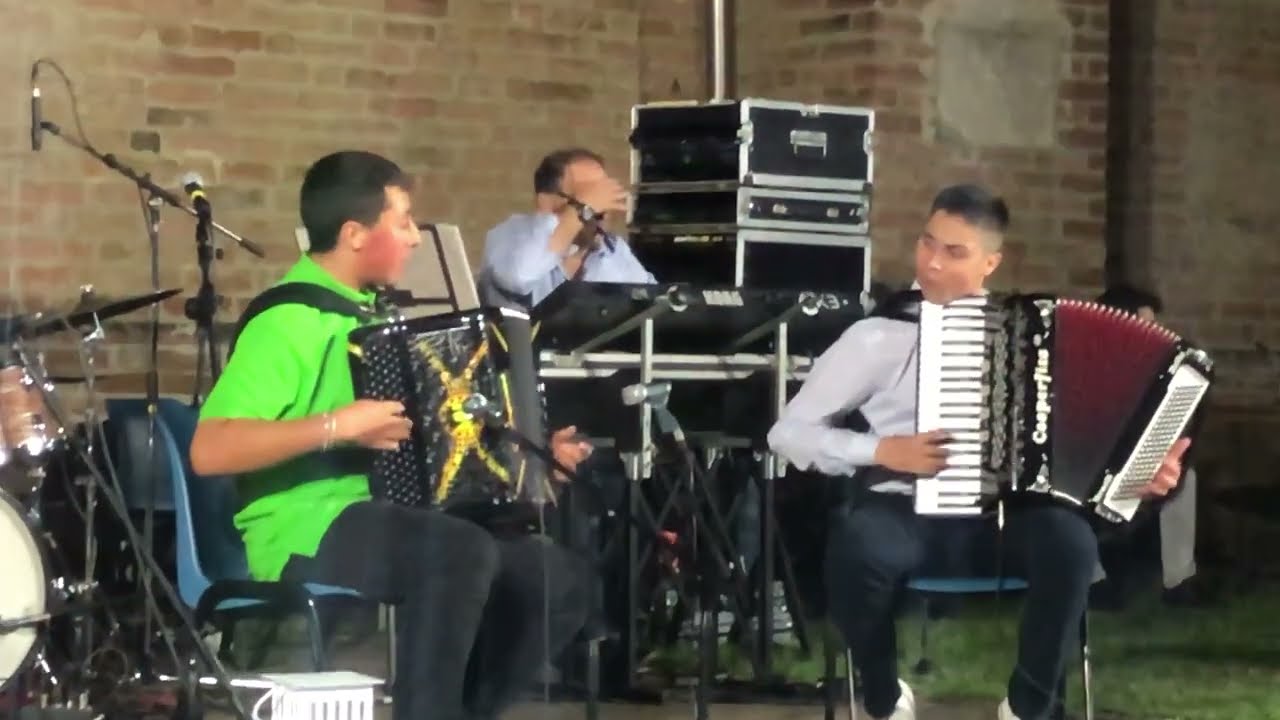 Alessandro Trivigno e Nicolas Olmi - SALTARELLA mazurca variata per fisa. Musica di Gigi Stok.