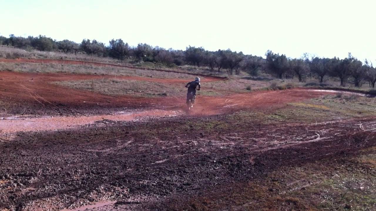 Aron Canet passado por agua