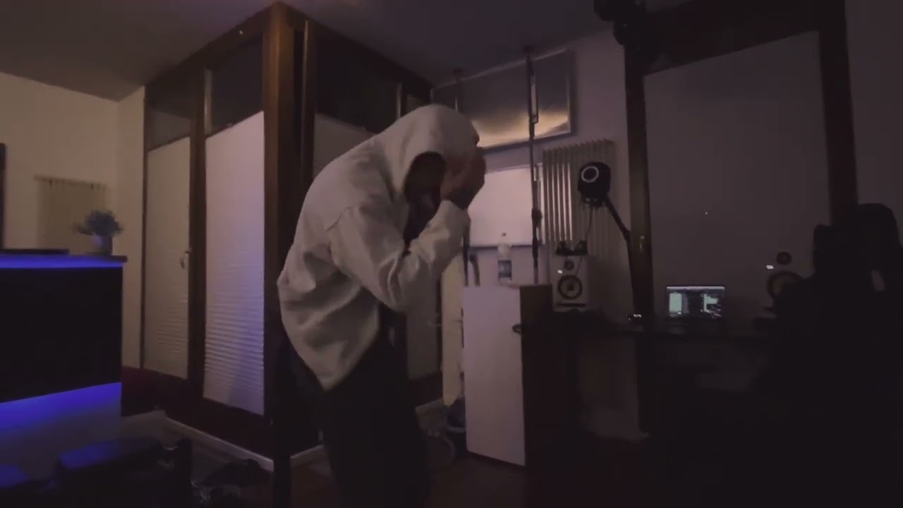 WYR4Z x ZbakaneOko - FLOOR (VISUALIZER)