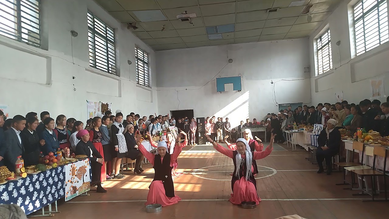 у.турдубаев мектеби 10- б кл 2005
эмгек бийи ( cover)