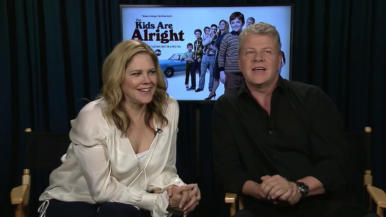Mary McCormack, Michael Cudlitz go back to the 70s for 'The Kids are Alright'