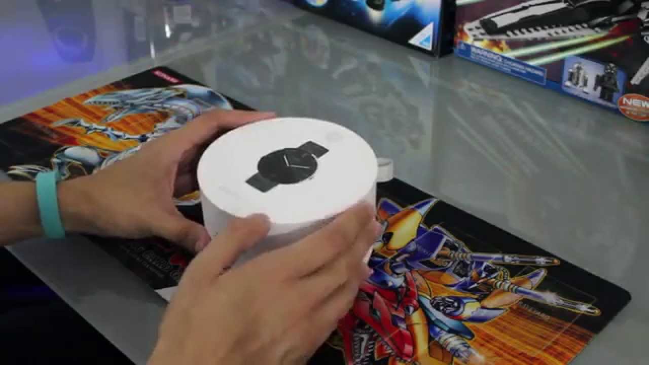 Unboxing: 1st Gen Moto 360 Smart Watch