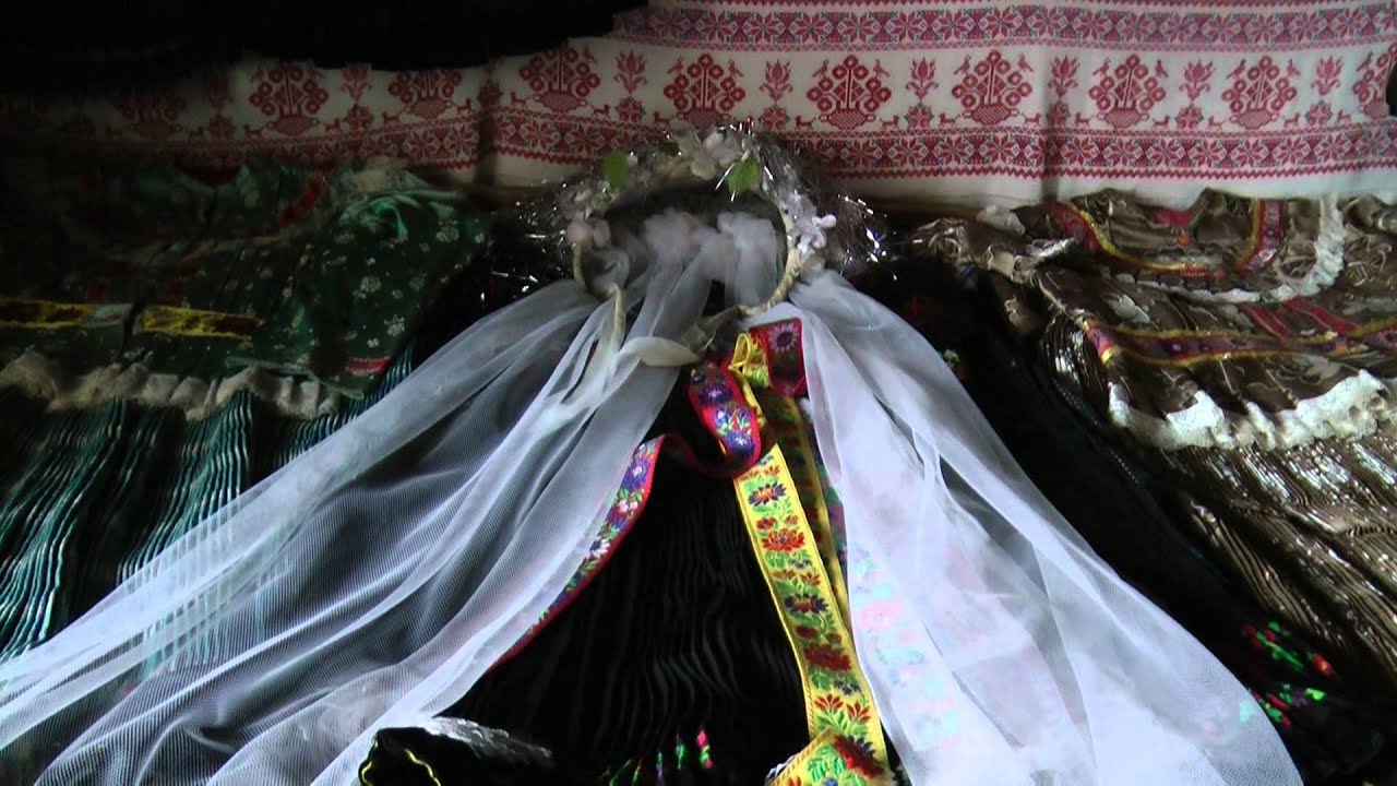 A hely: A tardi népviselet