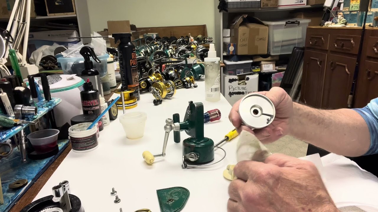 Vintage Penn Spinfisher 712 service  #reels https://youtu.be/uhyQGALUqe8?si=VVvIJIjoQNnOQ16p