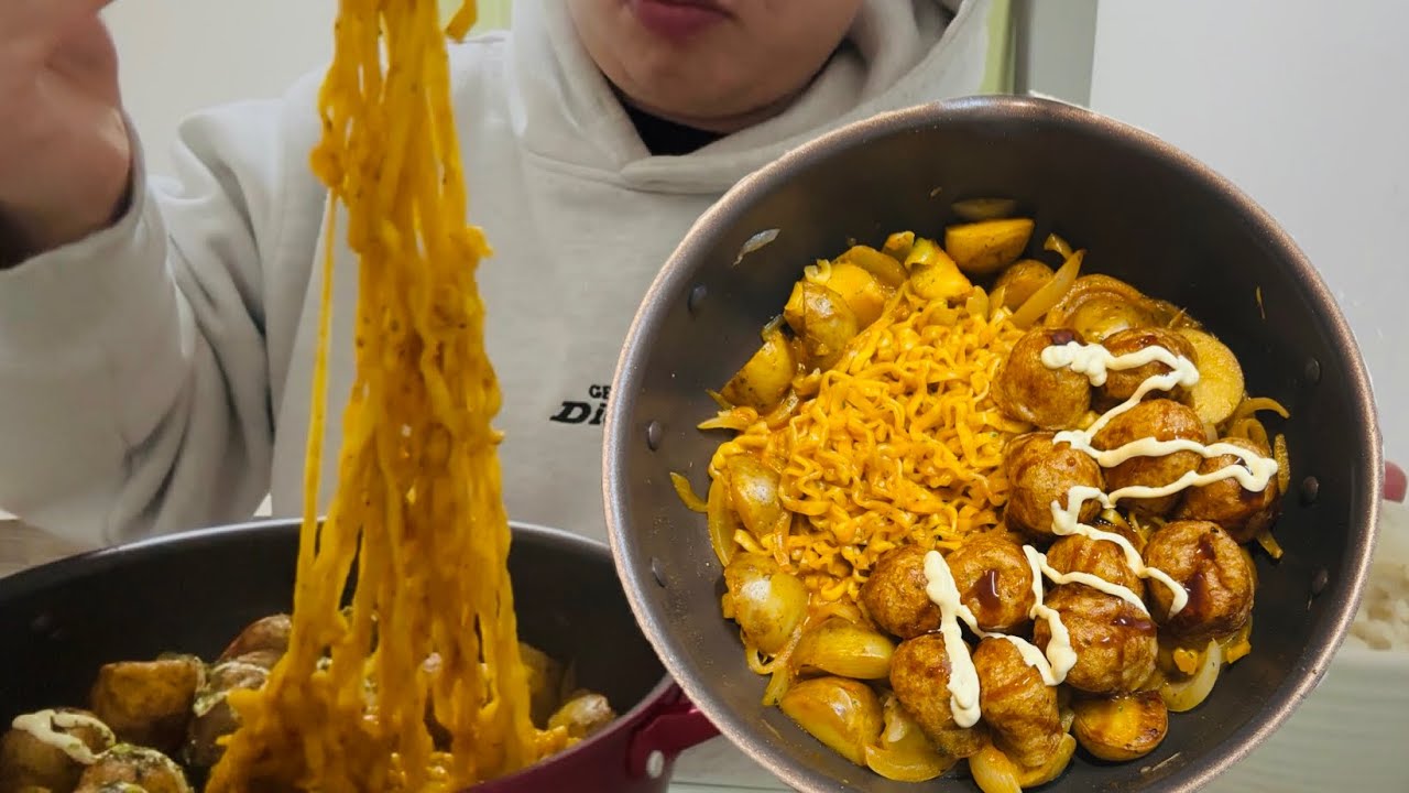 たこ焼きとカルボブルダック｜モッパン｜ASMR 咀嚼音｜MUKBANG