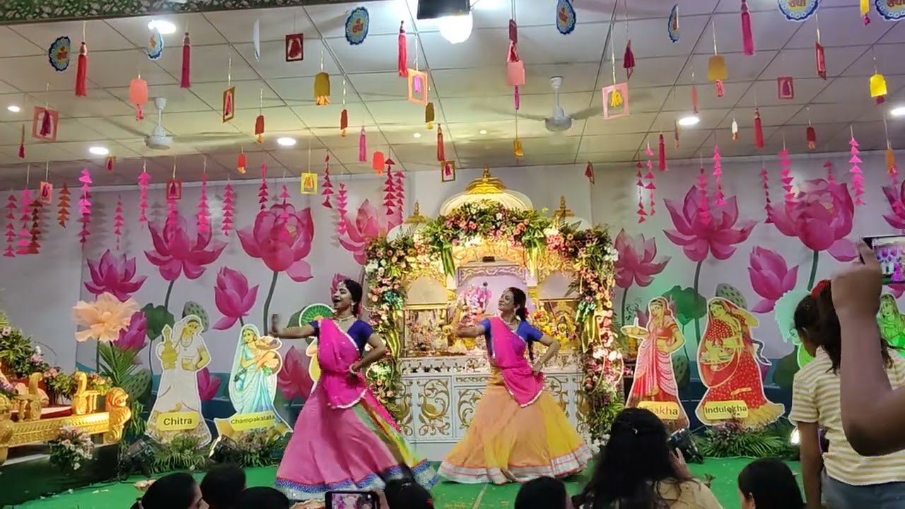 RADHARANI MASHUP/ RADHA ASHTAMI DANCE  ISKCON SURAT/ radha naam taali/ charan pyare/ chhoti kishori